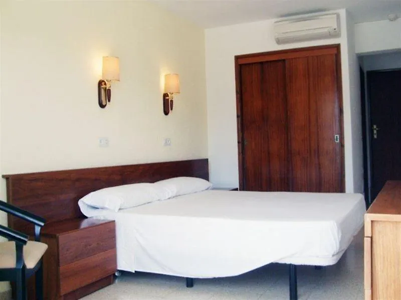 Guest house Hostal Roberto Palma Nova