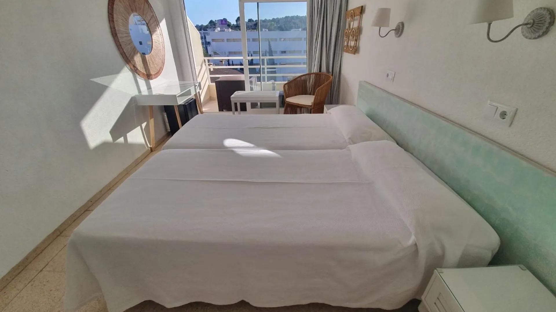 Guest house Hostal Roberto Palma Nova